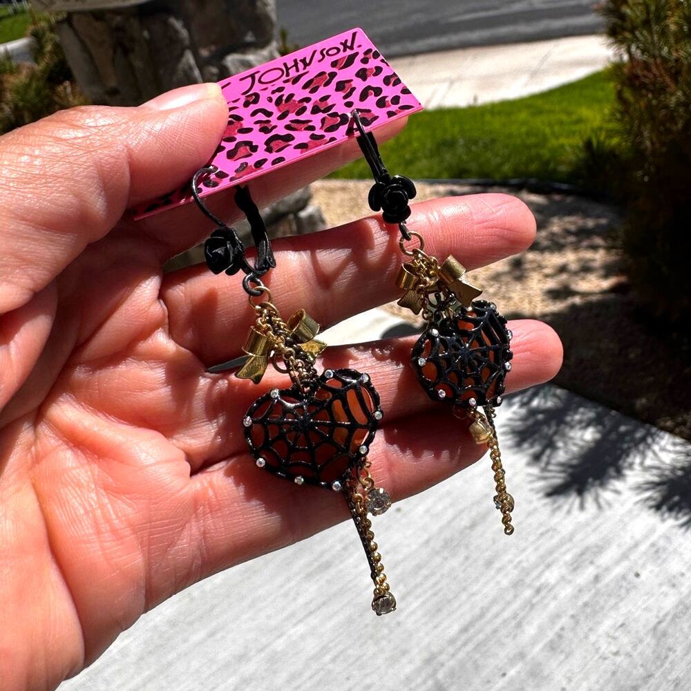 Betsey Johnson Vampire Slayer Caged Heart Lucite Earrings 2016 Y2K Halloween